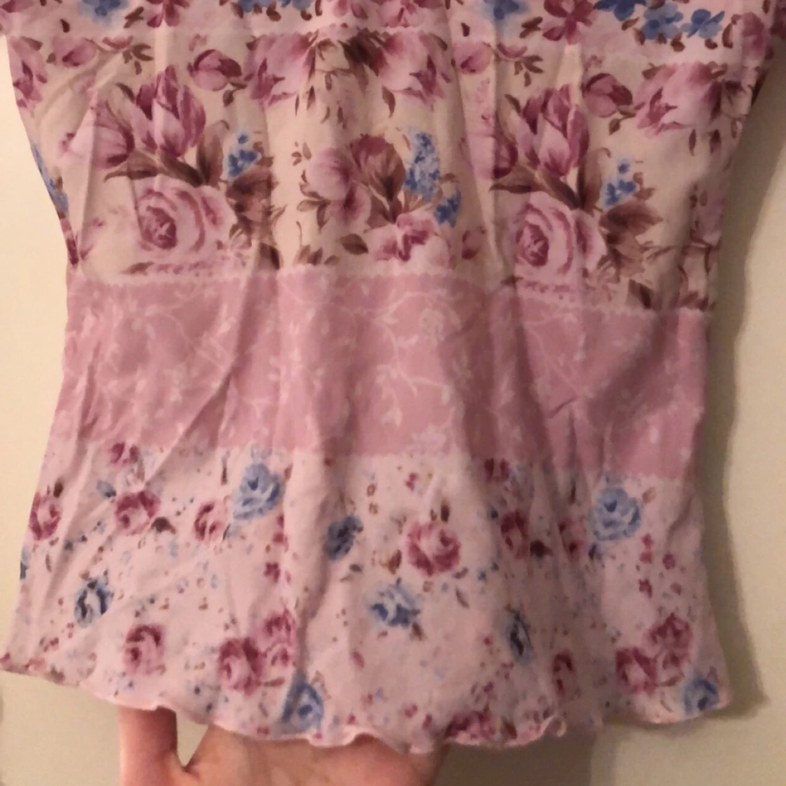 Blommig fin topp  - 91