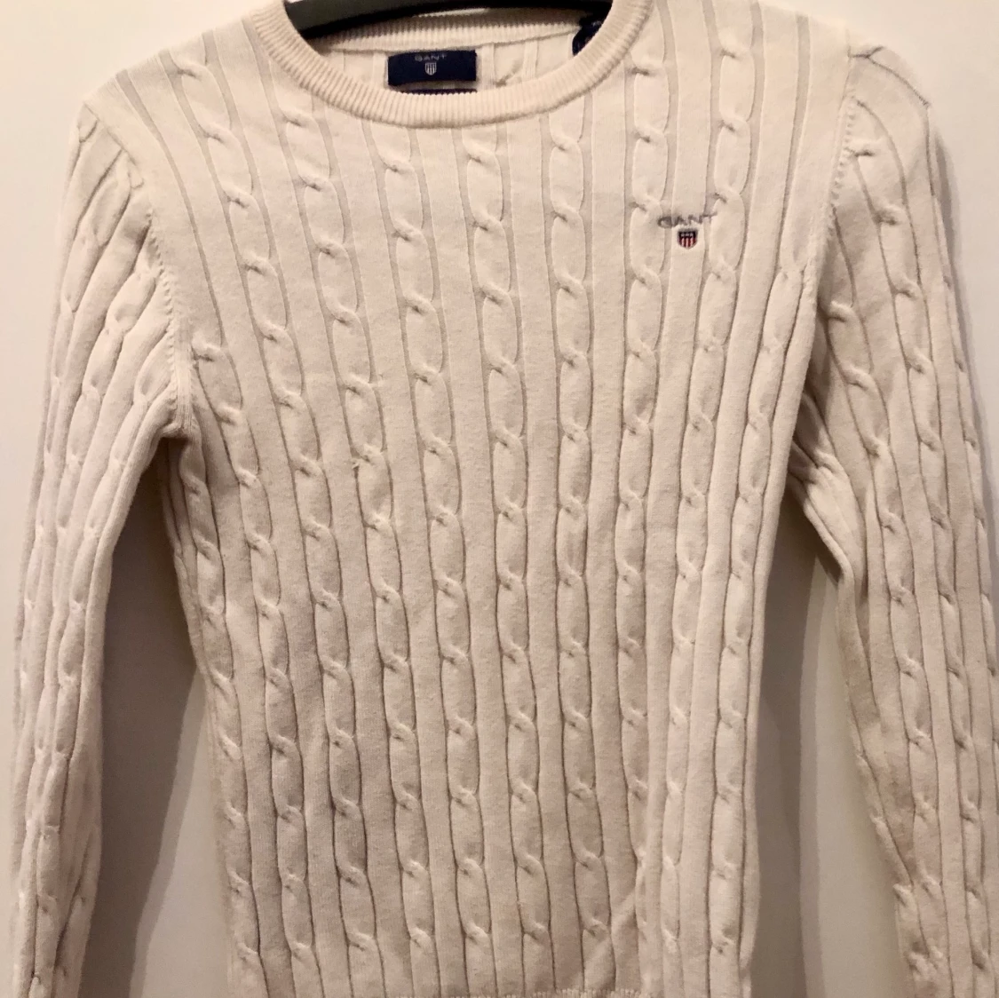 Vit kabelstickad Gant tröja