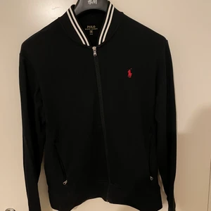 Ralph lauren zip sweatshirt  - Fräsch zip sweatshirt i väldigt bra skick 