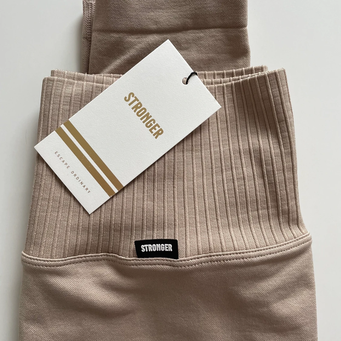 Oanvända Stronger Tights  - 90