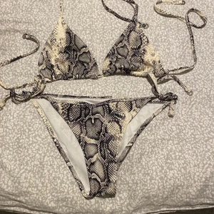 Bikini set Stl S båda delar  - Bikini set Stl S båda delar. Aldrig använt