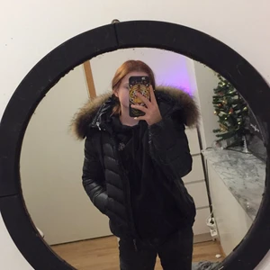 Chelsea - Chelsea Nypris:2600 Bytes mot parajumper eller canada goose , ÄKTA PÄLS och jätte varm 