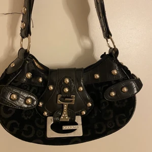 Väska - Superfin väska, köpt second hand vet ej vart den är ifrån innan. Köpare står för frakt💓