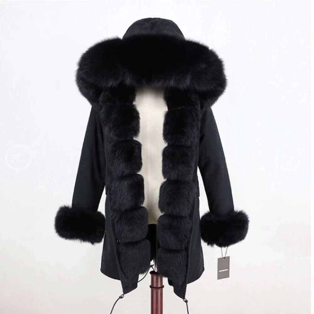 Säljer min jacka som är nästan helt ny från förra vintern. Har tyvärr tröttnat på den redan och därför säljer jag den. Kontakta så skickar jag bild på jackan:) nypris: 2400 säljer för 950+ frakt. Jackor.