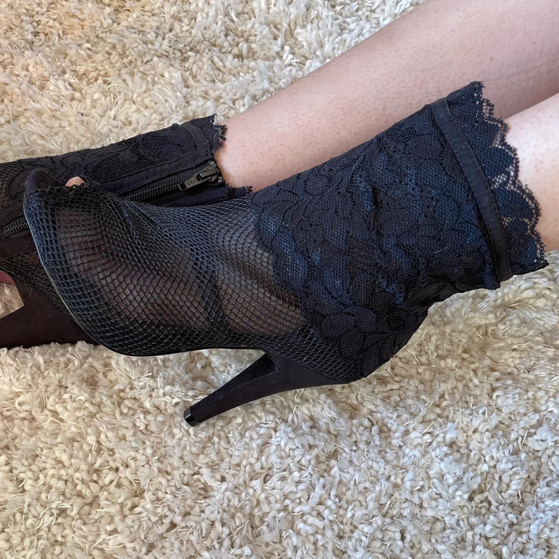 Oanvända spetsstövletter stl39  - 91