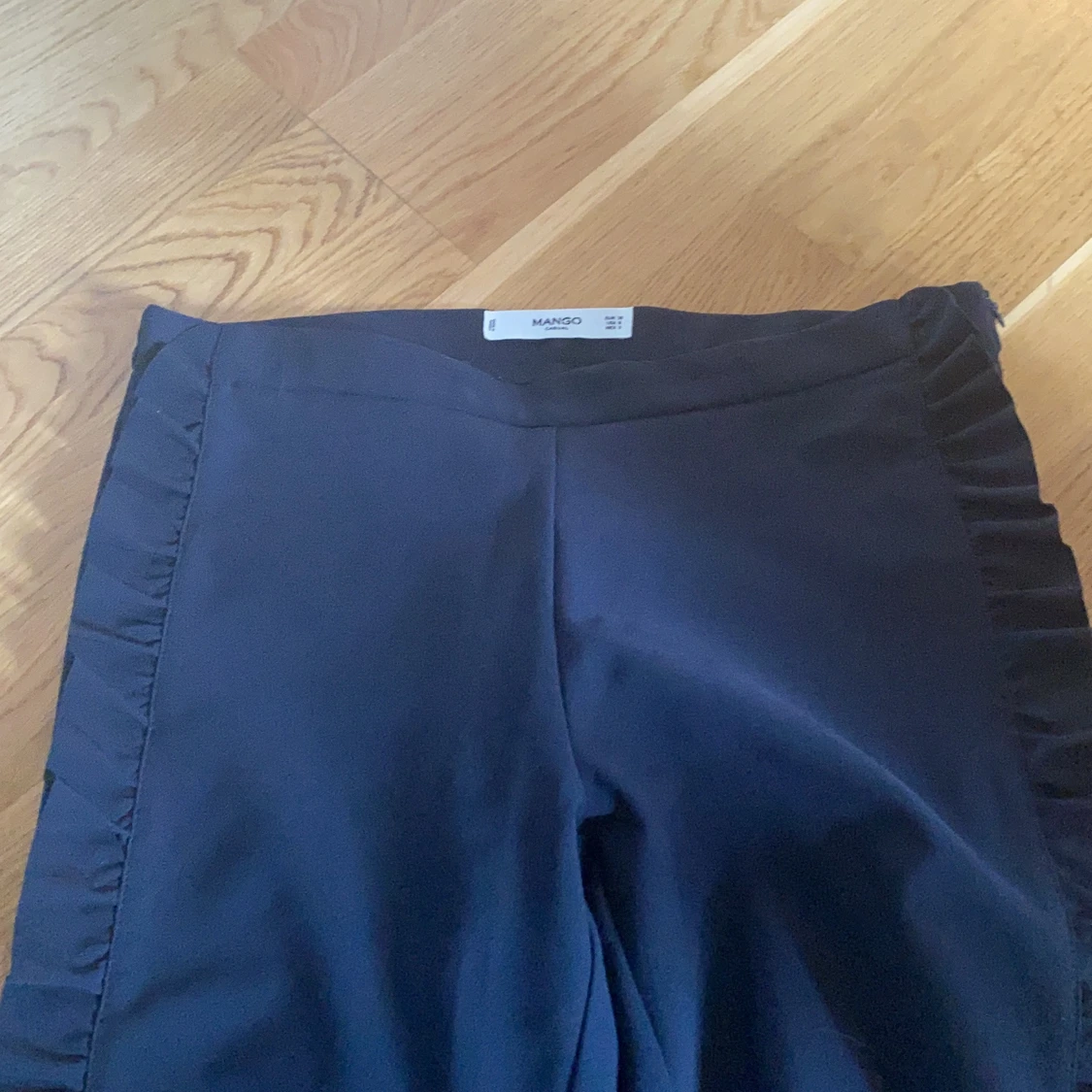 Kostymbyxor med revär