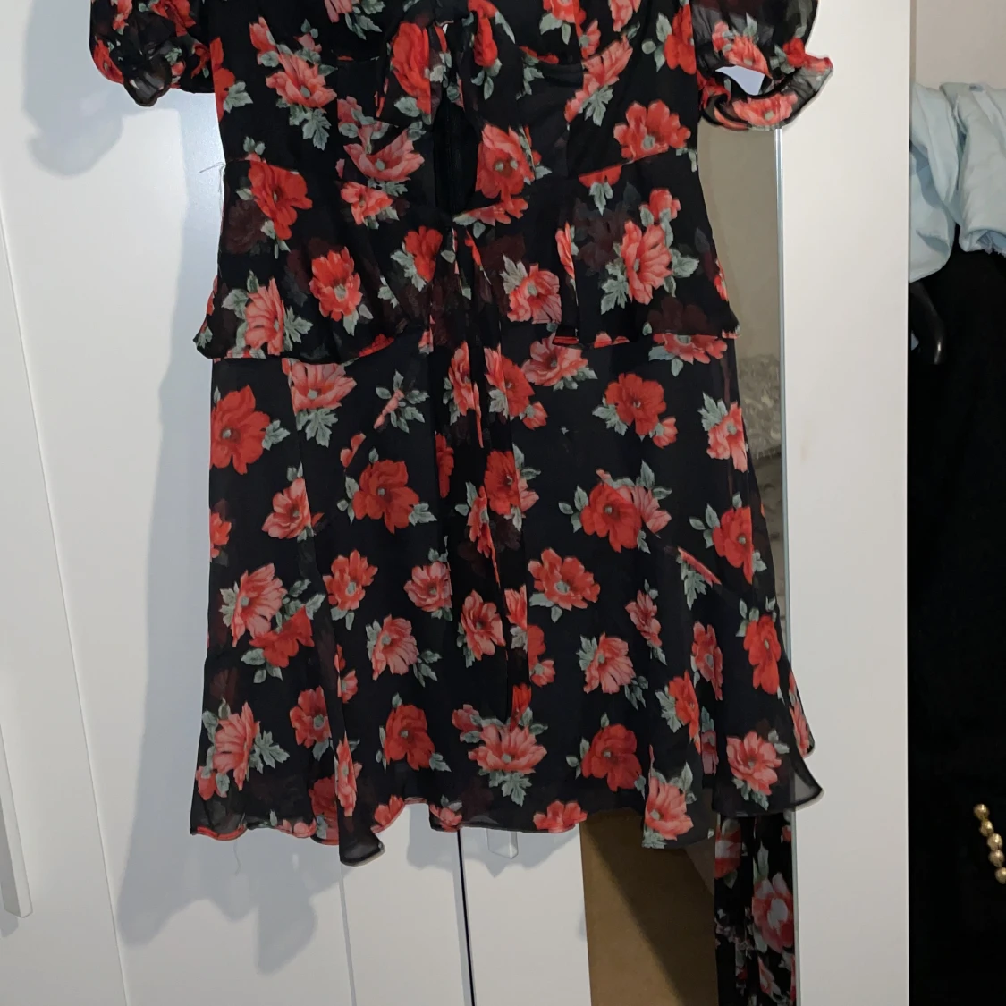 Jätte fin somrig klänning med rosor - 90