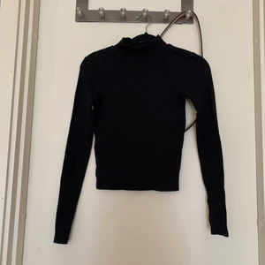 Halvt polo tröja  - Svart vanlig halvt polo tröja riktigt snygg