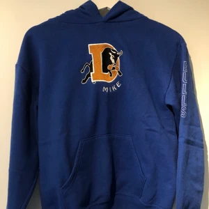 Vintage Hoodie  - Säljer denna snygga vintage hoodie. Stl M men passar även S. Skriv privat vid frågor! Gratis frakt