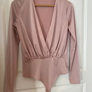 Body från Nelly - Jättebra skick, köpt från Nelly i storlek M