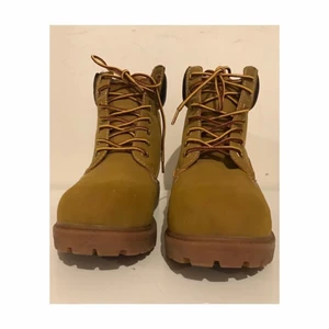 Käggor - En felköp present åt morsan och hon använder aldrig. 399kr var nypris men nu säljer jag för 260kr ingår med frakt. 