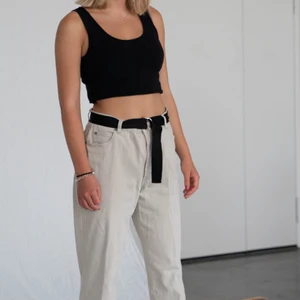 Jeans - SÄLJS VIA INSTAGRAM (@RIASSECONDHAND)