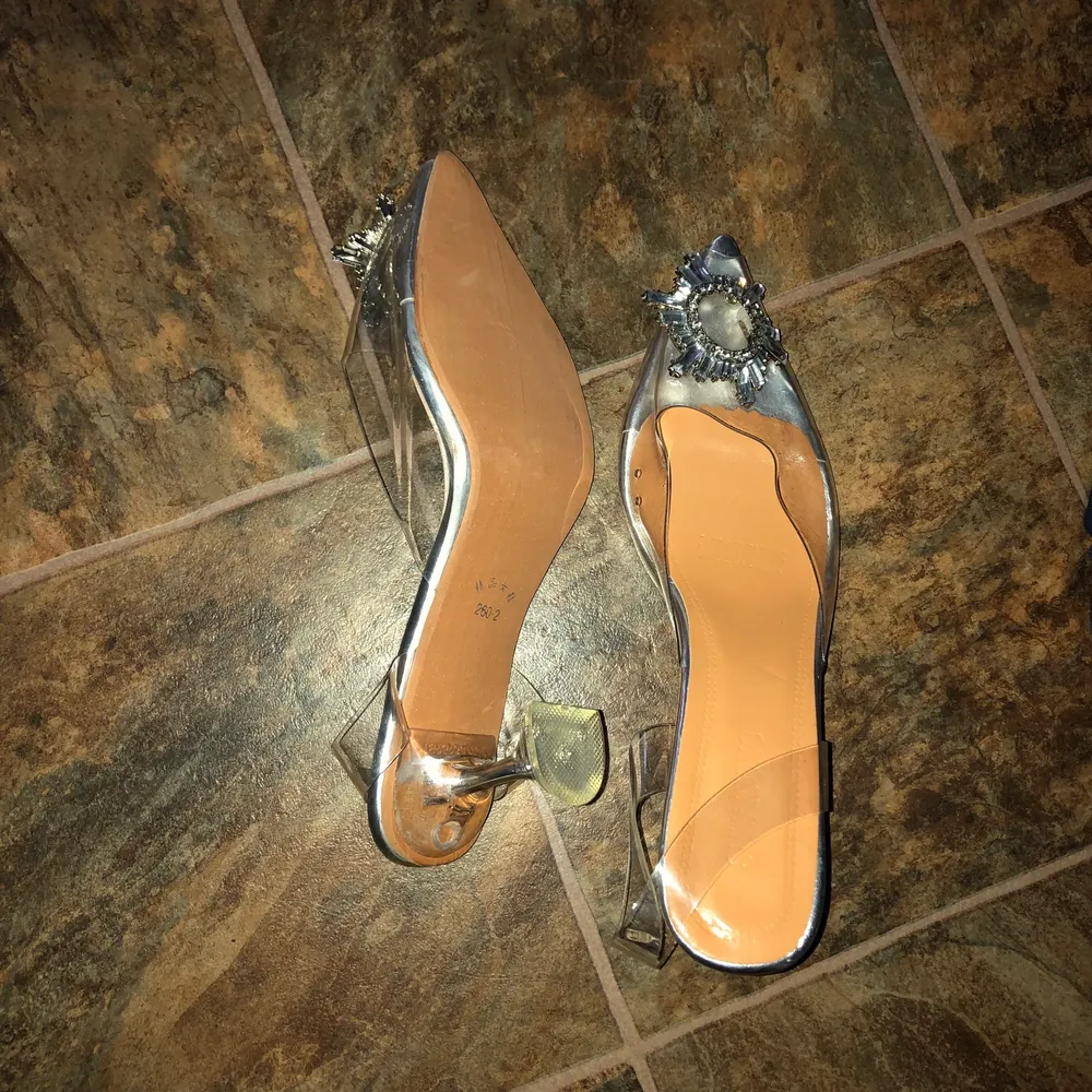 Unused heels . Skor.