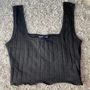 Svart linne - Ett sånthära linne ifrån shein som aldrig kommit till användning då jag har så mycket svarta linnen