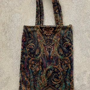 Tygpåse - jättesöta & fina tygpåsar ”made on Björkö”, handgjorda i sverige! :) Finns i olika färger & mönster (mer än vad som visas på bild) samt i olika storlekar. Dm för fler bilder! ☺️VEGANSKA & återvunna❤️ Vissa tyger är från 70tal