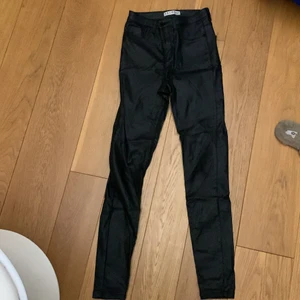 Skinnbyxor - Skinnbyxor i storlek 36.