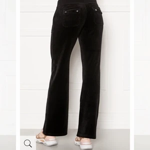 Juciy byxor  - Bytter ut dom mot sky high i storlek xs elr xxs dom som jag har är i storlek xs annars säljer jag dom för 600kr 