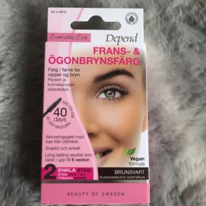 Frans- och ögonbrynsfärg - Helt oanvänd. Ny packet. Färgen är i brunsvart. 