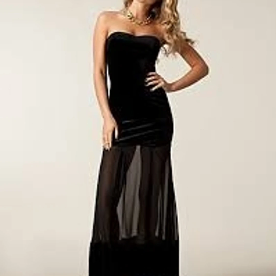 Rebecca Stella for nelly xs 