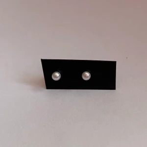 Örhängen - Pärl-örhängen i storlek XXS