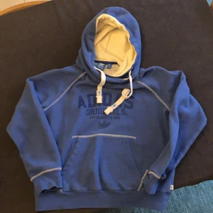 Adidas hoodie size S/M - Fin adidas originals hoodie. Använd, i bra skick. 