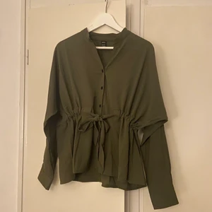 Ny Mörkgrön tröja Storlek M  - Aldrig använd tröja storlek M. 