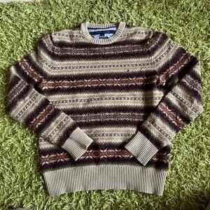 Granpa sweather  - KÖP DIREKT FÖR 300kr! Skriv privat!! Perfekta stickade tröjan i finaste färgerna! Tröjan är från Tommy Hilfinger så den är i sjukt bra kvalité! Skicket är gott och defetfritt. Visas på en som oftast när 38 i tröjor och 42 i byxor så sitter nog mer oversized på mindre storlekar. Plagget är storlek S (herr). Köpare står för 66kr spårbar frakt. Högsta bud: 220kr plus frakt. Avslutas när annonsen markerats såld så buda på! Du vinner om ingen budar mer än dig på 24h. 