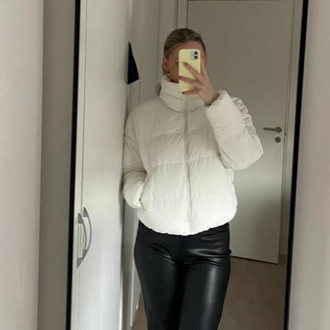 Vit puffjacka - 90