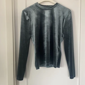 Velvet topp  - Snygg tröja i blå/grå velvet