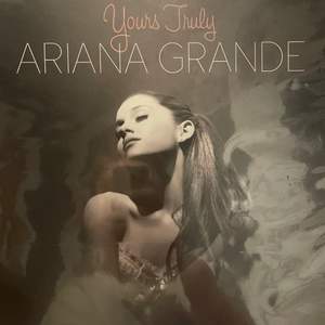 Ariana Grande ”Yours Truly” clear white swirl Vinyl lp skiva