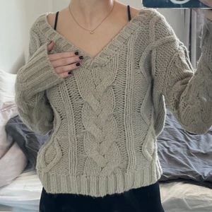 Stickad tröja - Stickad tröja från NA-KD. Kommer inte till användning så använd 1 gång💗