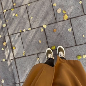 Stepney workers club - Jättefina sneakers som är tyvärr för små för mig, hade de på mig 2 ggr