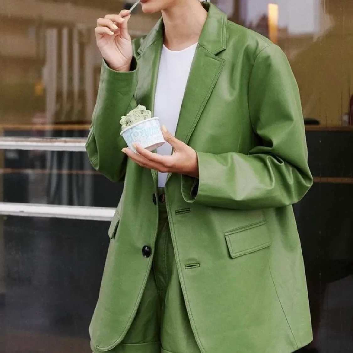 Grön läderjacka  - 90