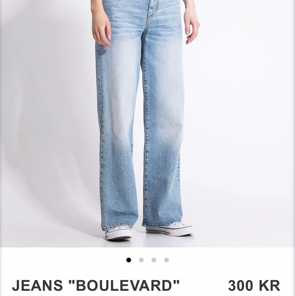 Jätte fina nästan oanvända jeans som tyvär har blivit försmå❤️. Jeans & Byxor.