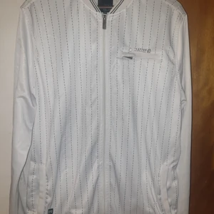 Jack Jones XXL  - Jack &Jones i fint skick dragkedja 2 ficka från djur och rökfritt hem, pris +frakt 