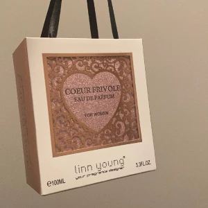 cœur frivole parfym  - använd 1 eller 2 gånger nästan ny, helst mötas upp eftersom den kan gå sönder med posten 