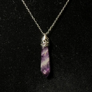 Halsband, ametist - Halsband i rostfritt stål med ametist berlock💜 Fri frakt✨