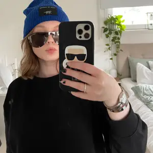 Säljer mina dundersnygga solglasögon från Cheap monday🤍🕶 Sitter hur skönt som helst och drömmiga en dag i skidbacken⛷❄️💙