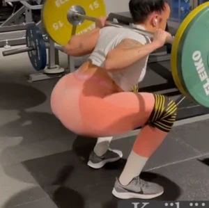 Gymshark tights stl S rosa  - Säljer mina Gymshark tights i stl. S. Använda men fint skick och de sitter som en smäck. Passar den som har S/M i tights, stretchiga. Fraktas 📦