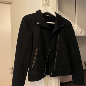 Lite tjockare kofta från Polarn O. Pyret - Storlek 146 och 152