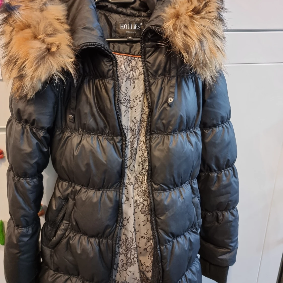 Varm jacka från Hollies I storlek 36 - 91