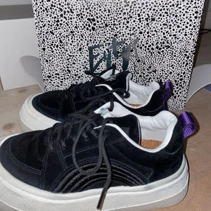 Eytys - Jag säljer mina eytys sonic suede i storlek 38, knappt använda. Köpta för 2000