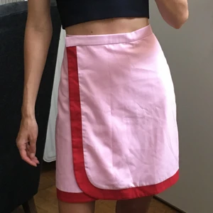 Rosa-röd kjol💕❤️ - Oanvänd 💕❤️