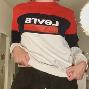 hoodie levis in perfect condition M - perfect condition sweatshirt will be additionally washed and ironed before sending