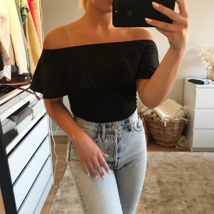 Svart body - Fin svart body från Nelly