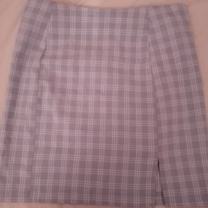 Ljus blå kjol 💙🤍 - En ljus blå kjol jätte fint har aldrig använt den kostade 119 kr men ni får den för 50 🤍✨💙