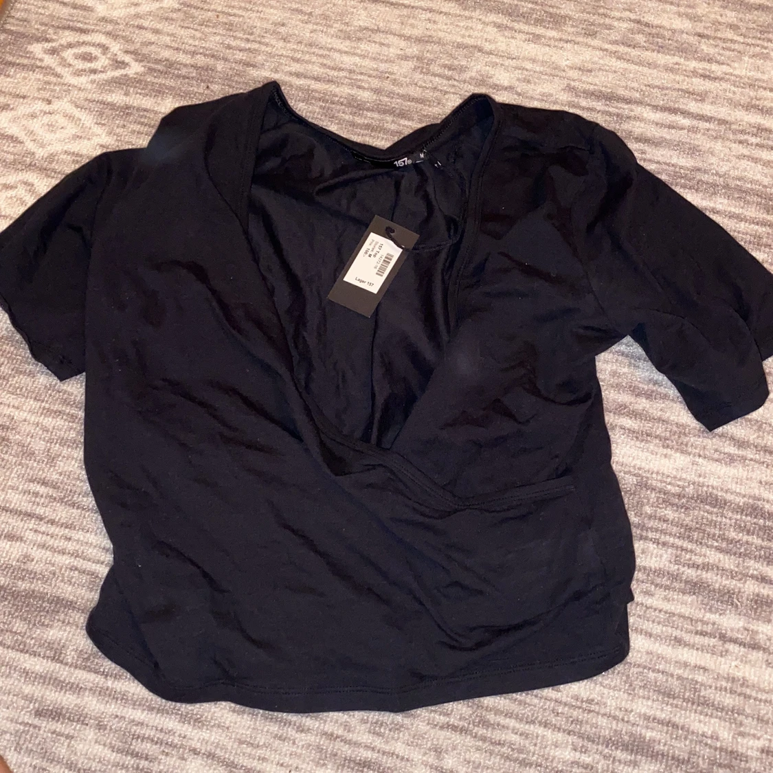 Helt ny v-ringad tröja