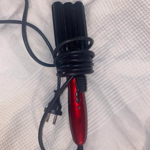 Vågtång OBH Nordica - Är i jättegott skick, används inte längre då jag har kort hår/flätor. 💗