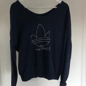 Adidas sweatshirt  - Mörkblå adidassweatshirt