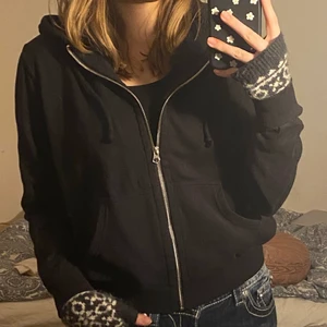 Zip-hoodie - Vanlig Svart ziphoodie💕